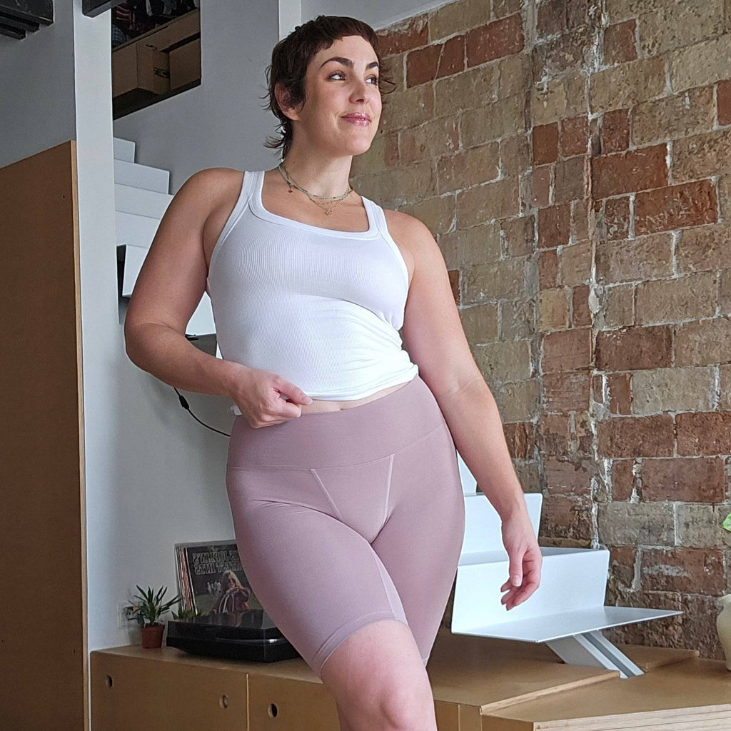 7 inch smooth-fit style that hugs the waist smoothly, creating a flattering line under dresses or pants